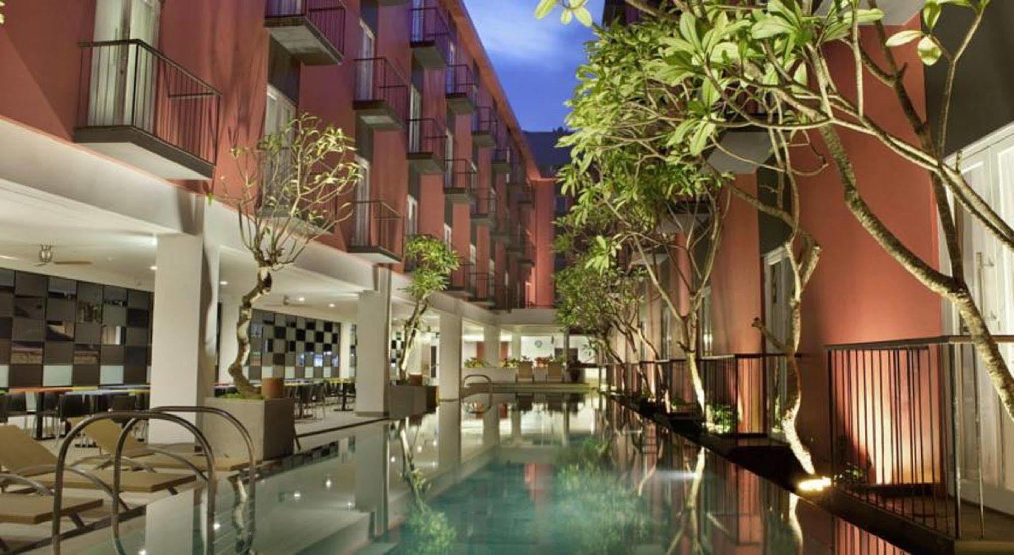Kampi Hotel Legian Exterior foto